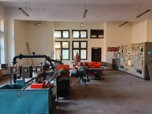 Engineering laboratory equipment